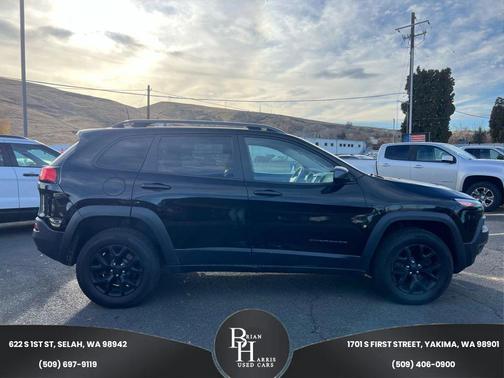 2017 Jeep Cherokee Sport