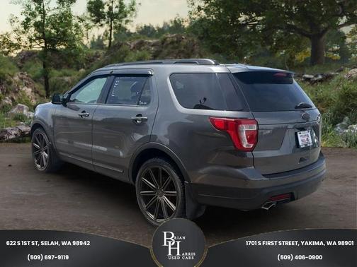 Magnetic Metallic 2018 Ford Explorer XLT