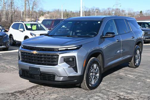 2024 Chevrolet Traverse LS