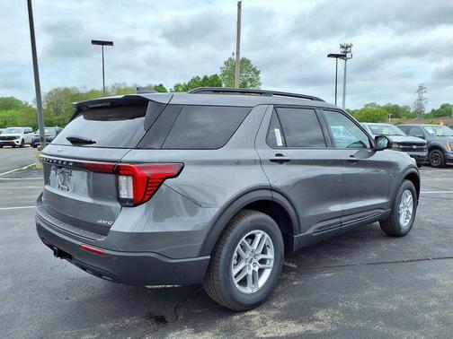 CARBONIZED GRAY METALLIC 2026 Ford Explorer Active