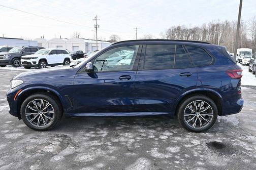 2022 BMW X5 M50i