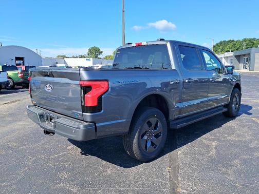 2025 Ford F-150 Lightning Flash