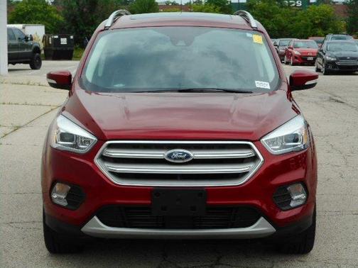 Photo 5 of 42 of 2019 Ford Escape Titanium
