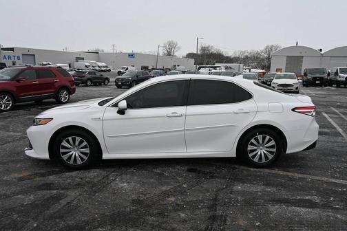 2019 Toyota Camry Hybrid LE