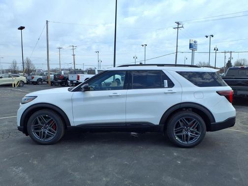 Star White Metallic Tri-Coat 2026 Ford Explorer ST