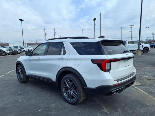 Star White Metallic Tri-Coat 2026 Ford Explorer ST