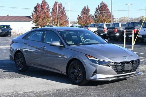 2021 Hyundai ELANTRA SEL