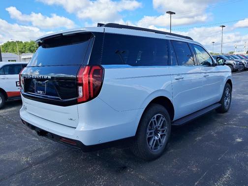 2025 Ford Expedition Max Active 4x4
