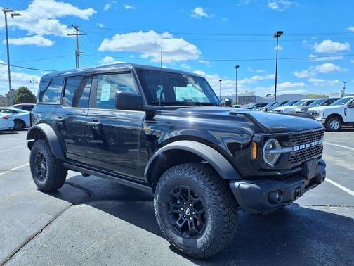 SHADOW BLACK 2026 Ford Bronco Badlands