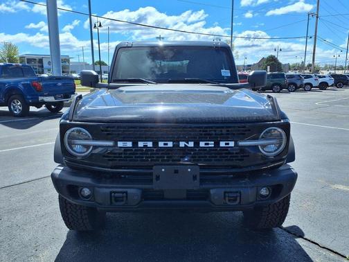 SHADOW BLACK 2026 Ford Bronco Badlands