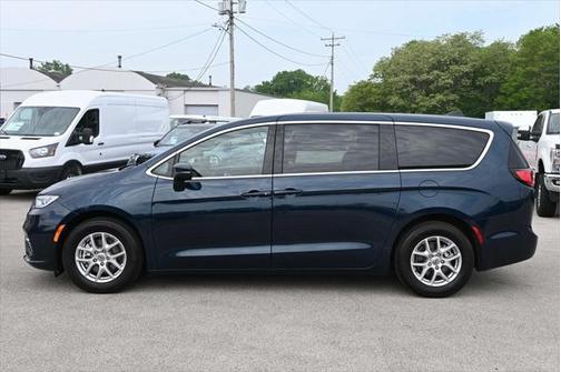 2023 Chrysler Pacifica Touring