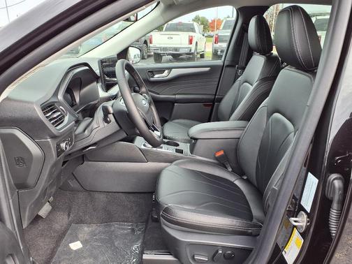 2026 Ford Escape Platinum
