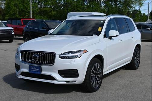 2021 Volvo XC90 T6 Momentum