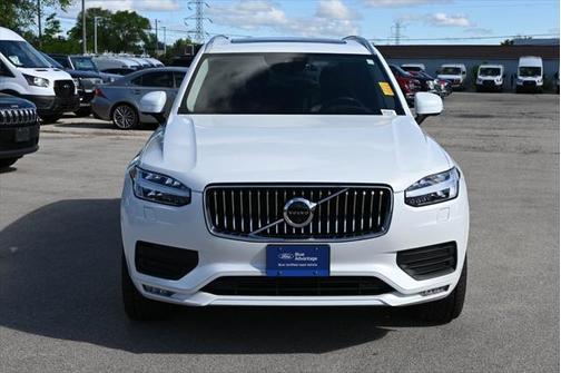2021 Volvo XC90 T6 Momentum