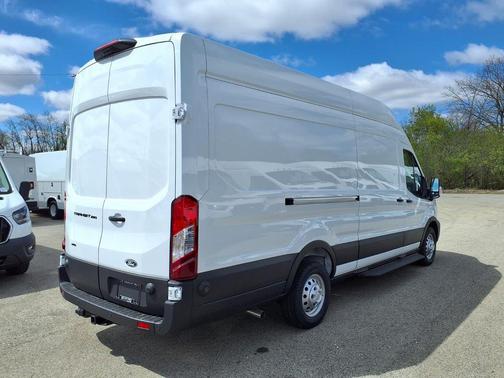 Oxford White 2026 Ford Transit-250 Base