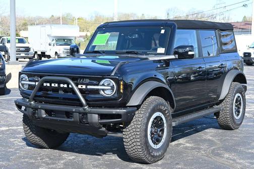 SHADOW BLACK 2023 Ford Bronco Outer Banks
