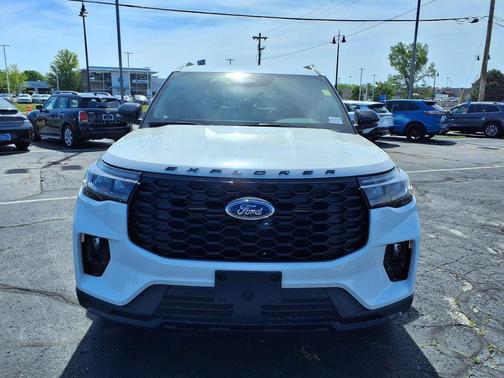 STAR WHITE MET TRI-COAT 2026 Ford Explorer ST-Line