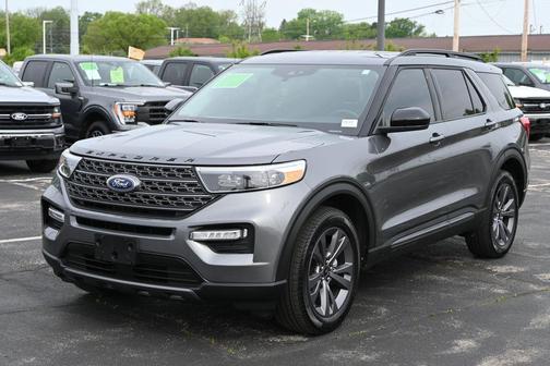 CARBONIZED GRAY METALLIC 2024 Ford Explorer XLT