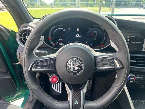 2024 Alfa Romeo Giulia Quadrifoglio
