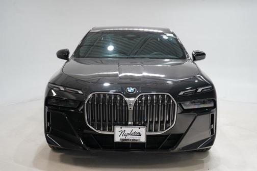 2025 BMW 740 xDrive
