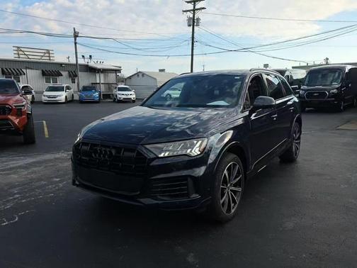 2023 Audi Q7 55 Premium Plus