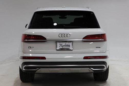 Carrara White 2024 Audi Q7 55 Premium Plus