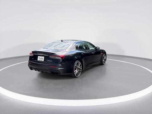 2022 Maserati Quattroporte Trofeo