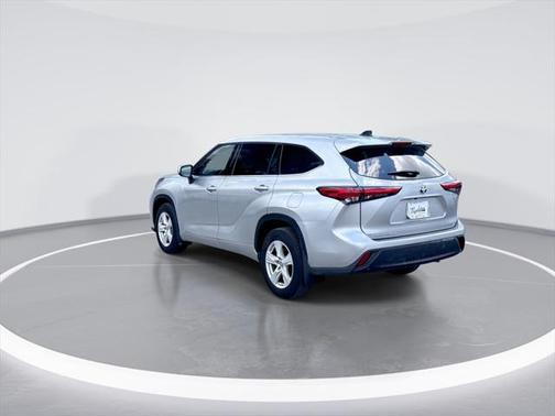 2022 Toyota Highlander Hybrid LE