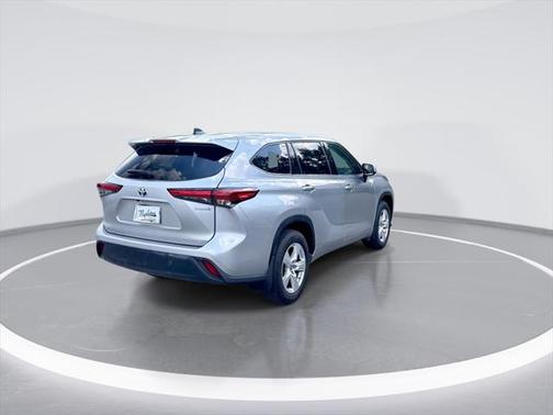 2022 Toyota Highlander Hybrid LE