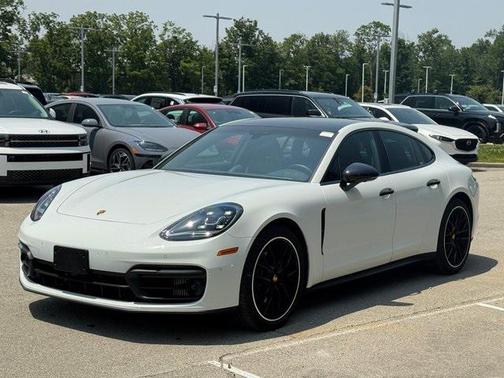 2023 Porsche Panamera 4 Platinum Edition
