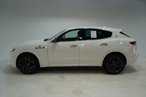Bianco 2024 Maserati Levante GT Ultima