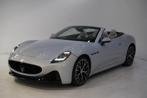 Bianco Astro 2026 Maserati GranCabrio AWD