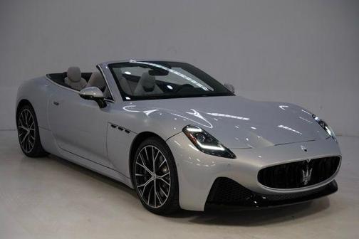 Bianco Astro 2026 Maserati GranCabrio AWD