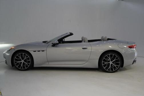 2026 Maserati GranCabrio AWD