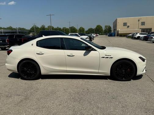 2022 Maserati Ghibli Modena Q4
