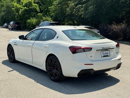 2022 Maserati Ghibli Modena Q4
