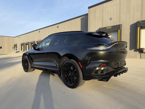 2025 Aston Martin DBX 707