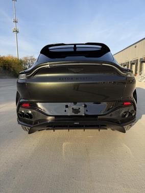 2025 Aston Martin DBX 707
