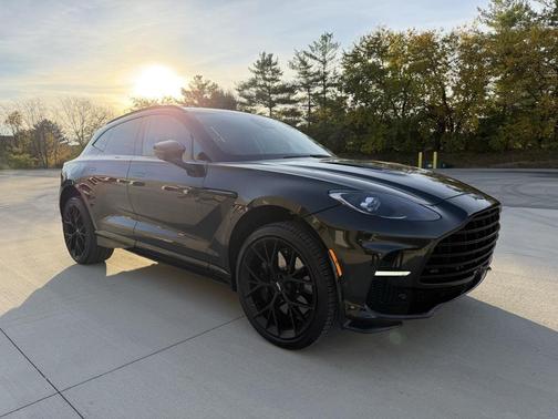 2025 Aston Martin DBX 707