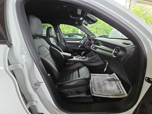 2024 Alfa Romeo Stelvio Veloce AWD