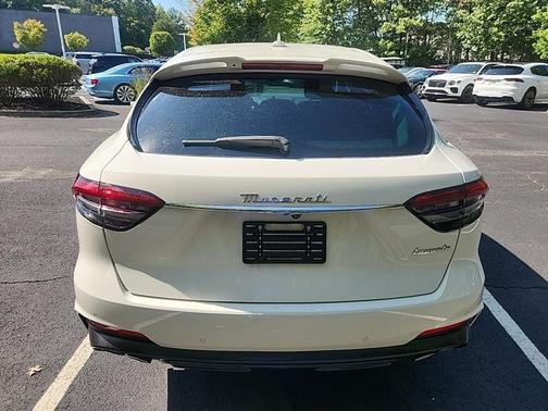 2023 Maserati Levante Modena
