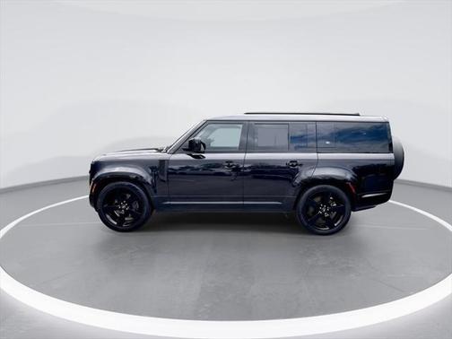 2024 Land Rover Defender 130 P400 X-Dynamic SE