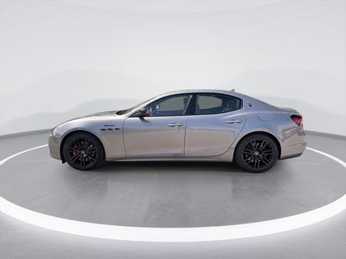 2022 Maserati Ghibli Modena Q4