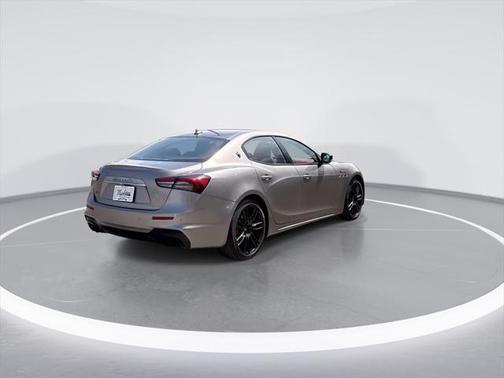 2022 Maserati Ghibli Modena Q4