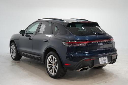 2022 Porsche Macan Base