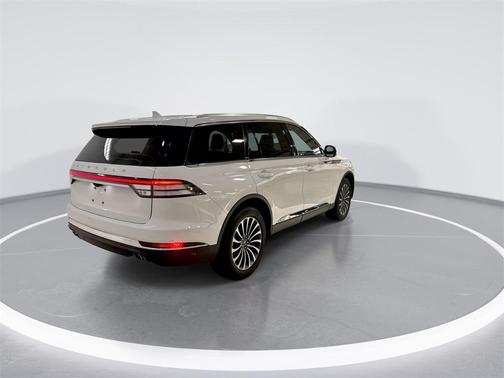 2022 Lincoln Aviator Standard AWD