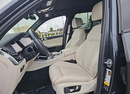 2021 BMW X5 M50i