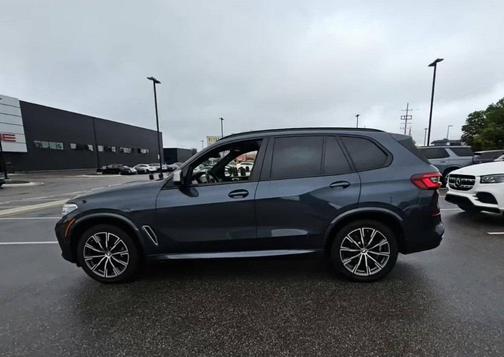 2021 BMW X5 M50i