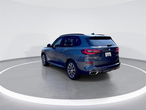 2021 BMW X5 M50i