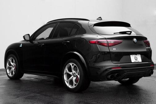 Photo 4 of 30 of 2019 Alfa Romeo Stelvio Quadrifoglio
